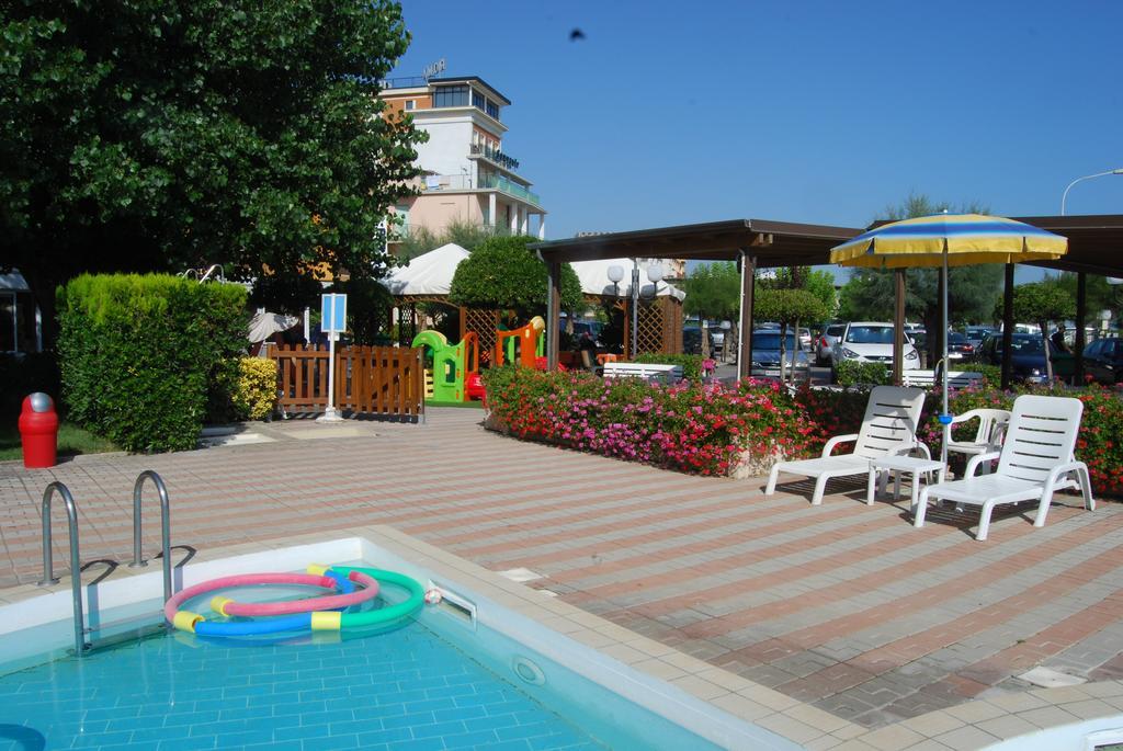 Hotel Perla Senigallia Exteriér fotografie
