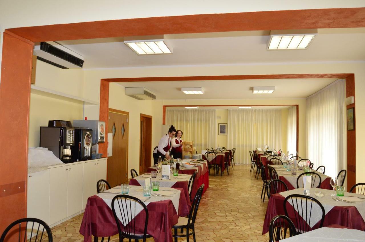Hotel Perla Senigallia Exteriér fotografie